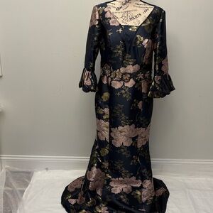 Elegant Floral Black and Pink Dress 
New condition dress never worn